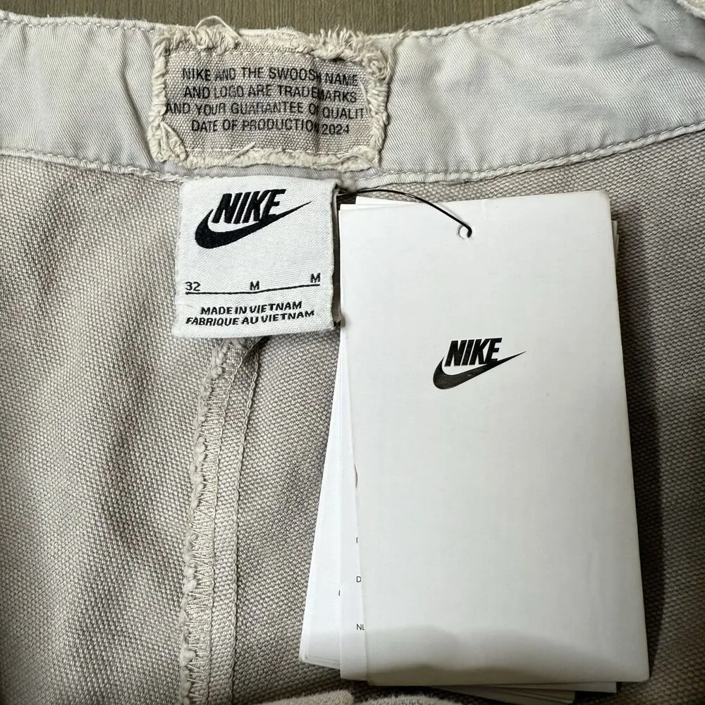 NEW Nike Life Men’s P44 Cargo Shorts Size 32 Medium FZ6571-014 Light Iron Ore - Picture 9 of 15